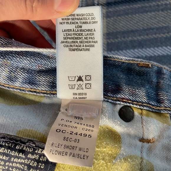 Lucky Brand Wild Flower Paisley Riley Shorts - Picture 6 of 8